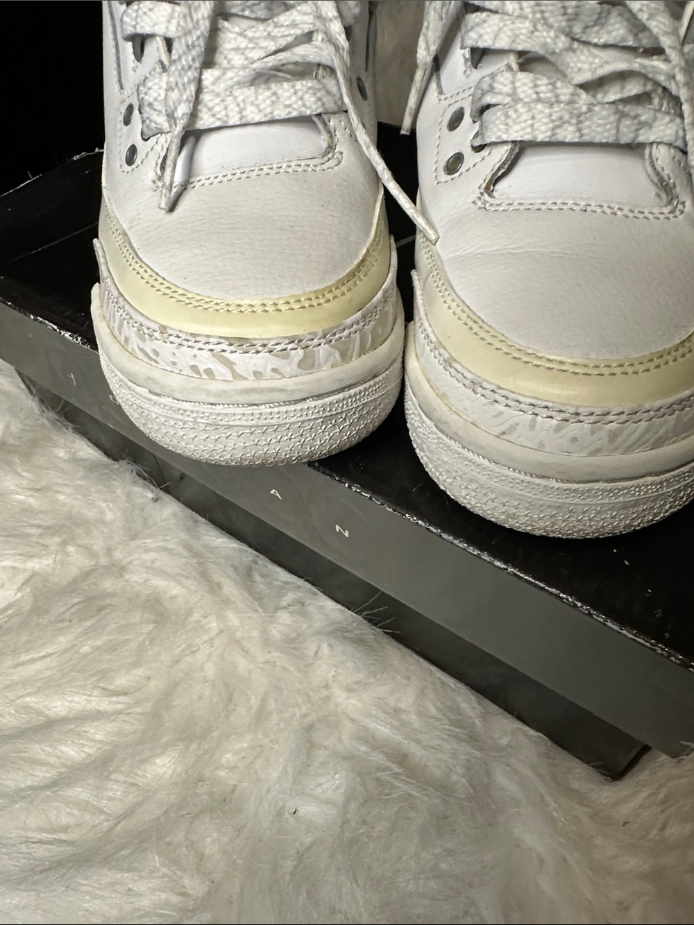 Jordan 3 Kids White & Cream Sneakers - Picture 2 of 6